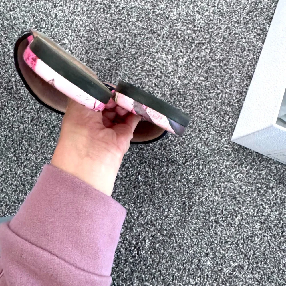 EUC🌸CHRISTIAN DIOR💐SOLDOUT LOGO SLIDES - Picture 5 of 11